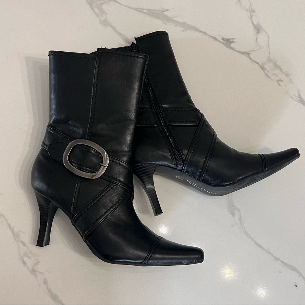 CL by Chinese Laundry Women's Filene Ankle Boot size 7